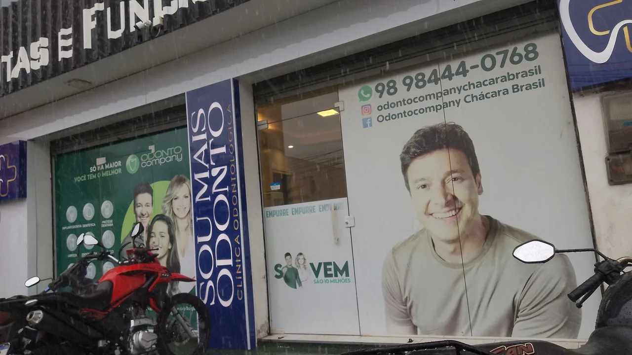 Adesivos. Placas e toldos