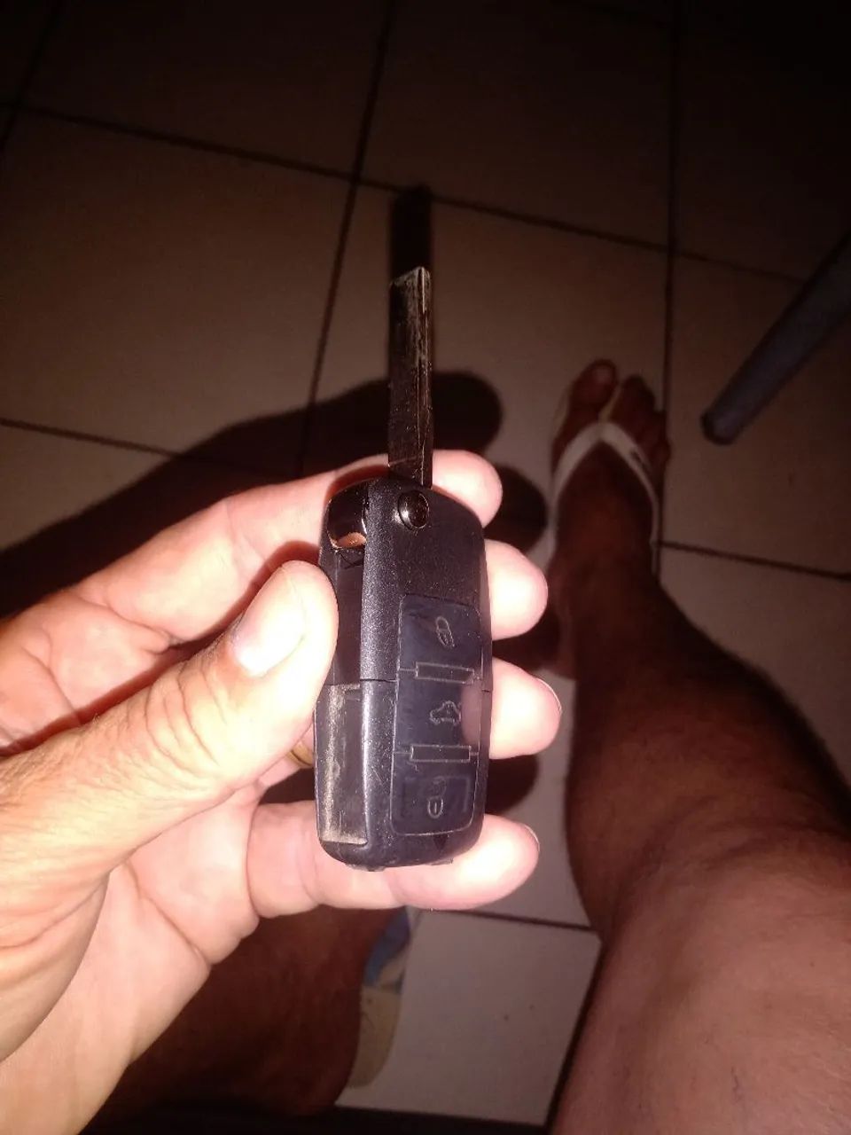 Carcaça chave canivete semi novo o lugar q botar o chaveiro quebrou - Foto 3