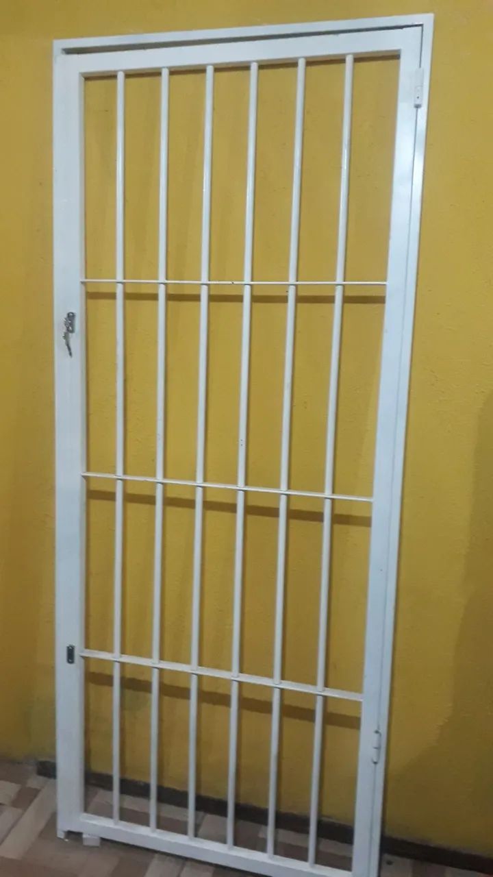 Grade 90x210 Ferro de meia com 2 chaves só instalar  - Foto 5