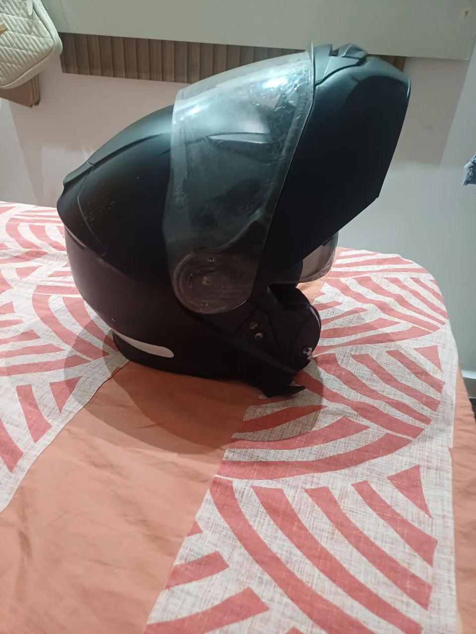 Capacete Preto com Viseira - Perfeito zap *para Motociclistas