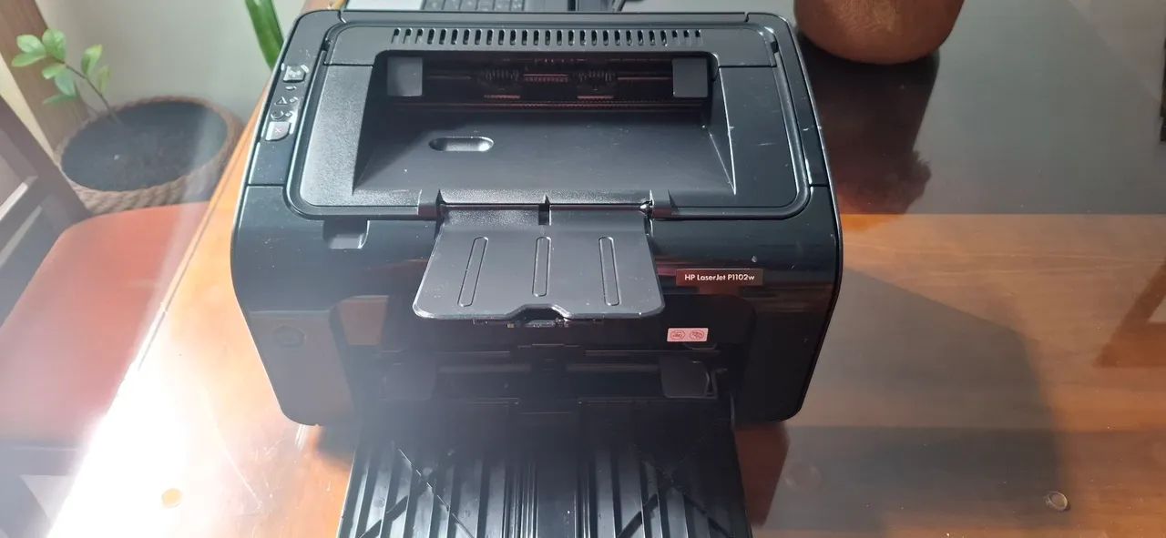 Impressora HP LaserJet P1102w usada