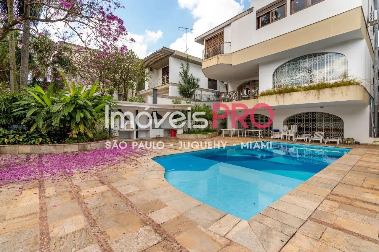 750m² com 4 suítes, piscina, churrasqueira para venda em Cidade Jardim.