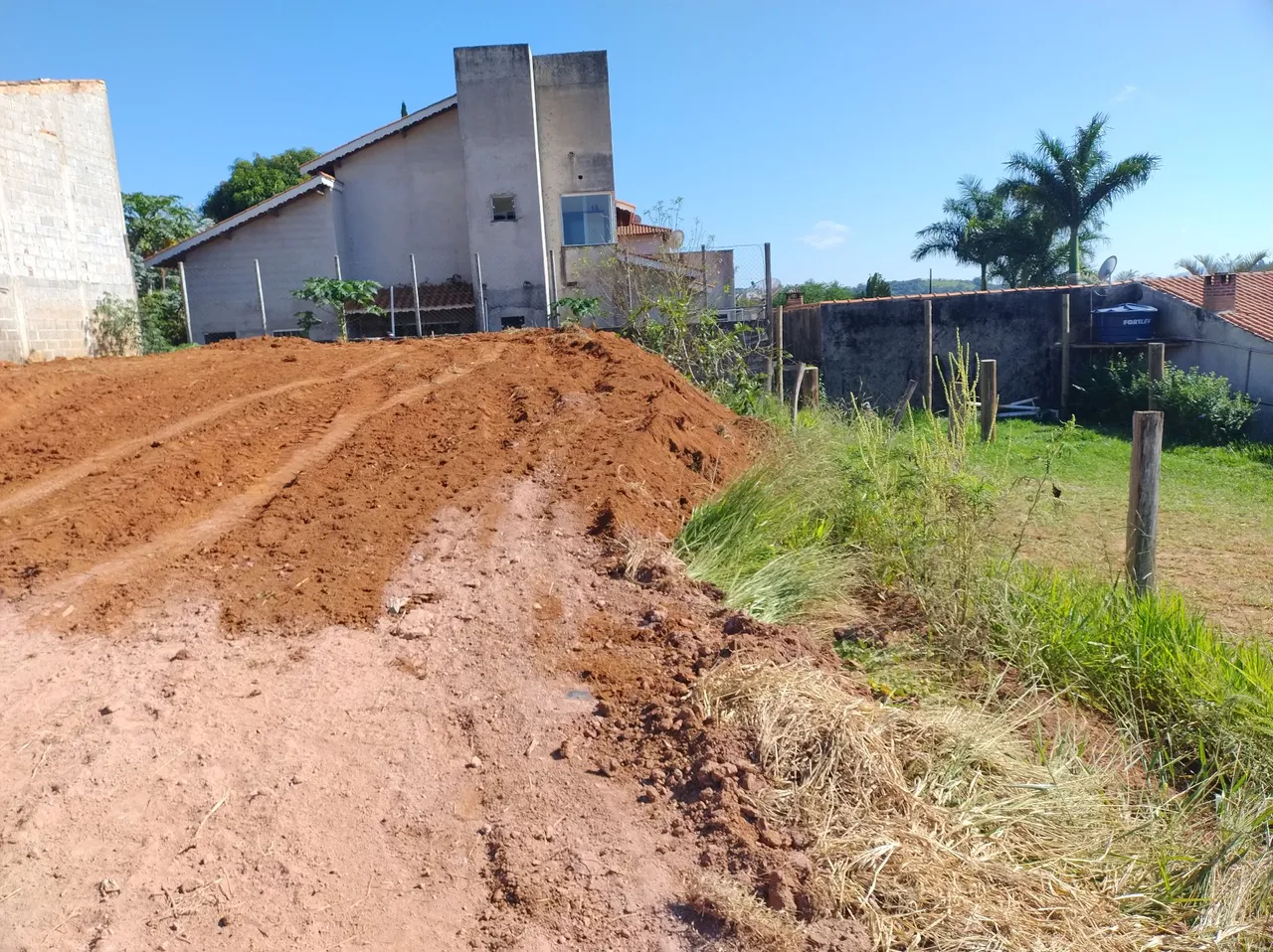 Vendi se um terreno no bairro cachoeirinha