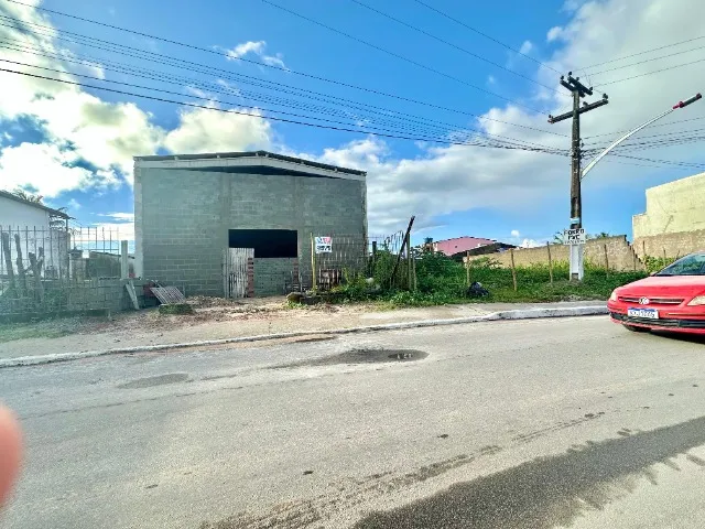 REF.: 575 - Vende-se Galpão na Massagueira - 10,00x15,00m