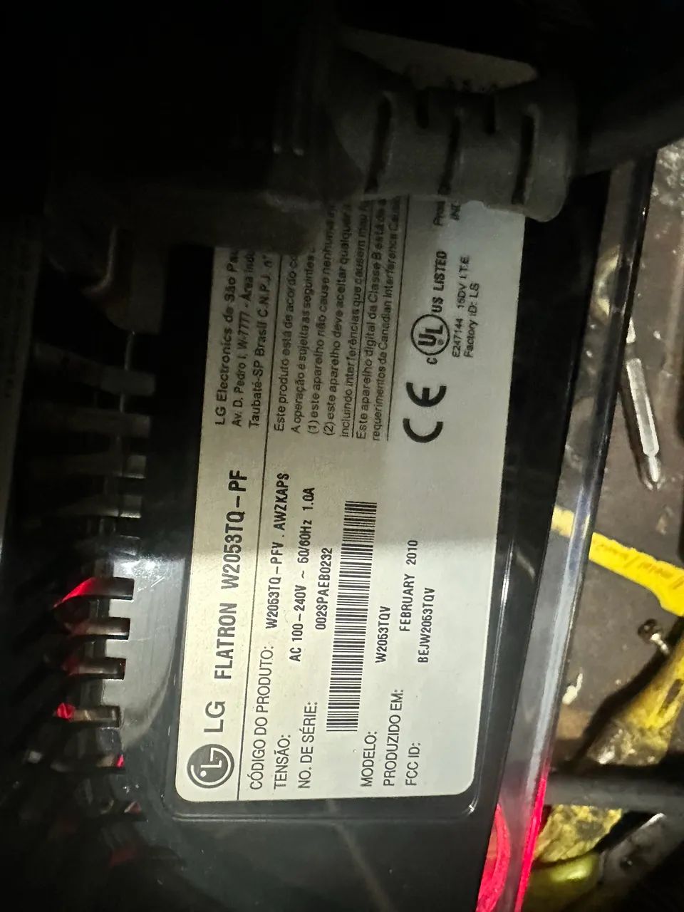 Monitor LG w2053 usado em bom estado com marcas de uso  - Foto 2
