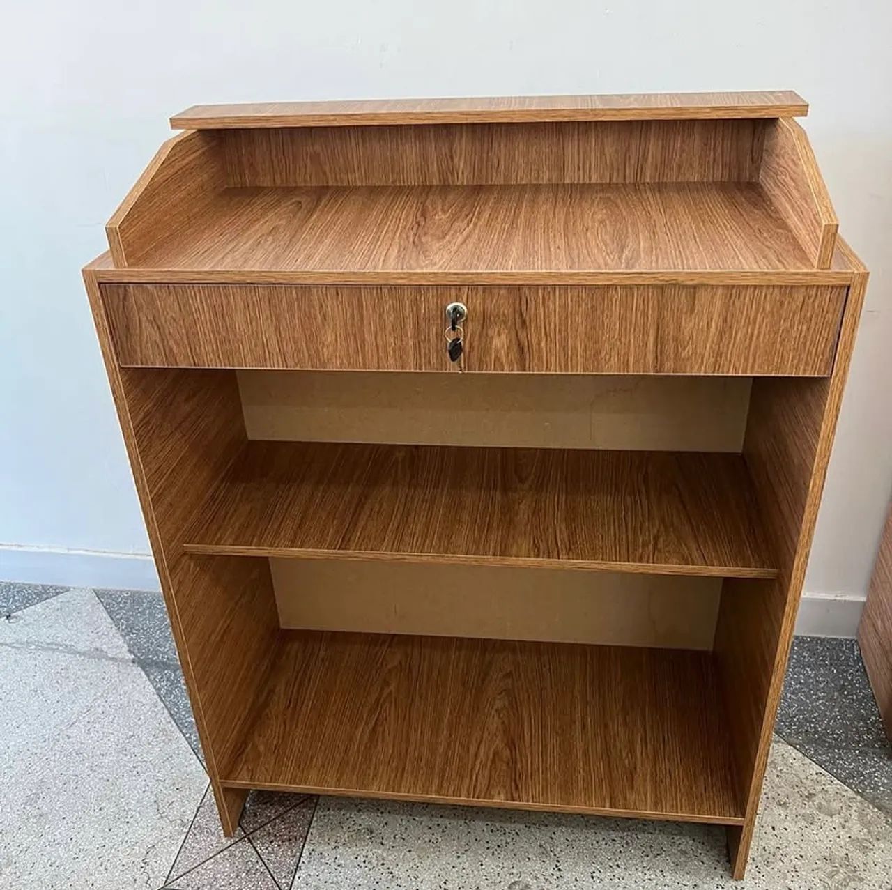 BALCÃO CAIXA COMERCIAR AMADEIRADO - MDF NOVO