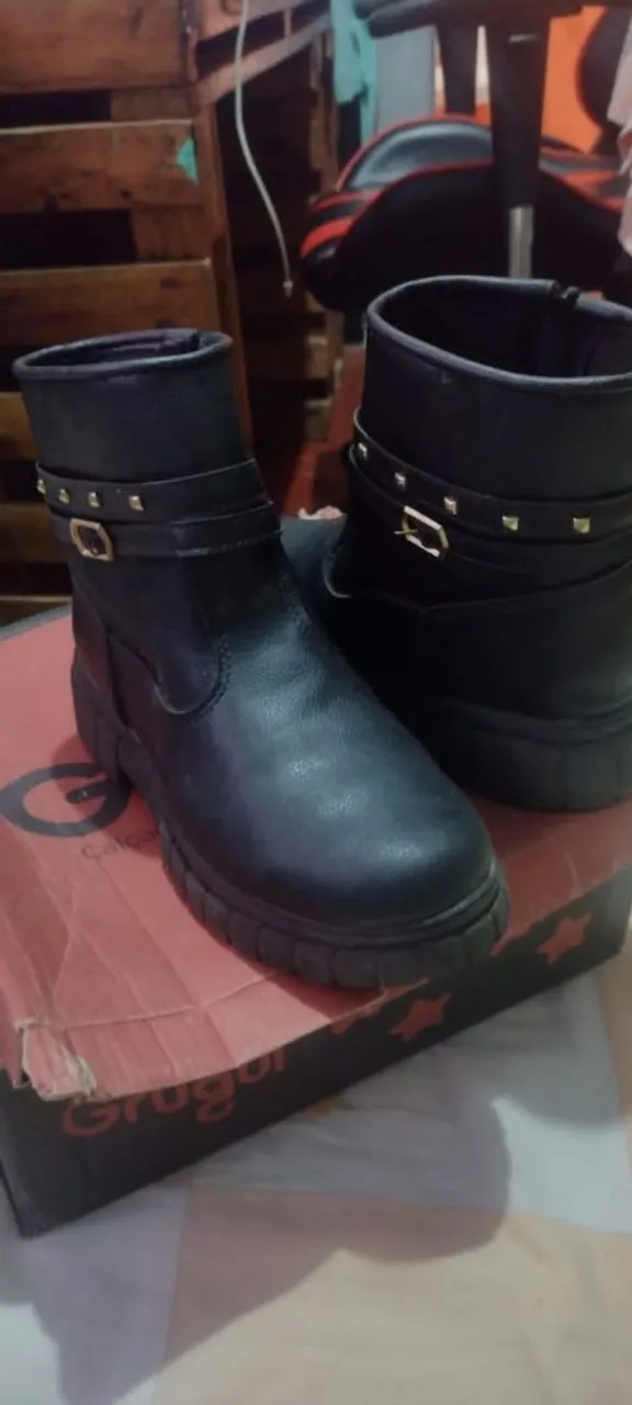 Bota Feminina Cano Curto - Preta