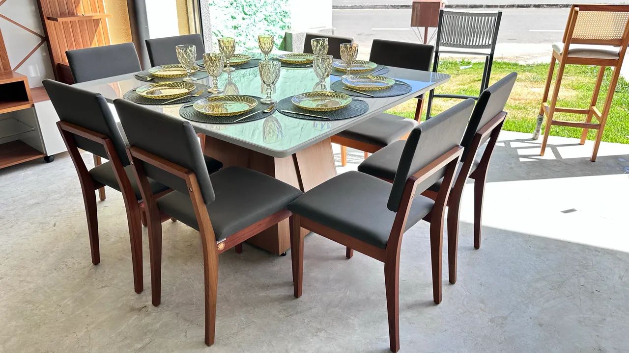 Mesa de Jantar 140x140 Com 8 Cadeiras 