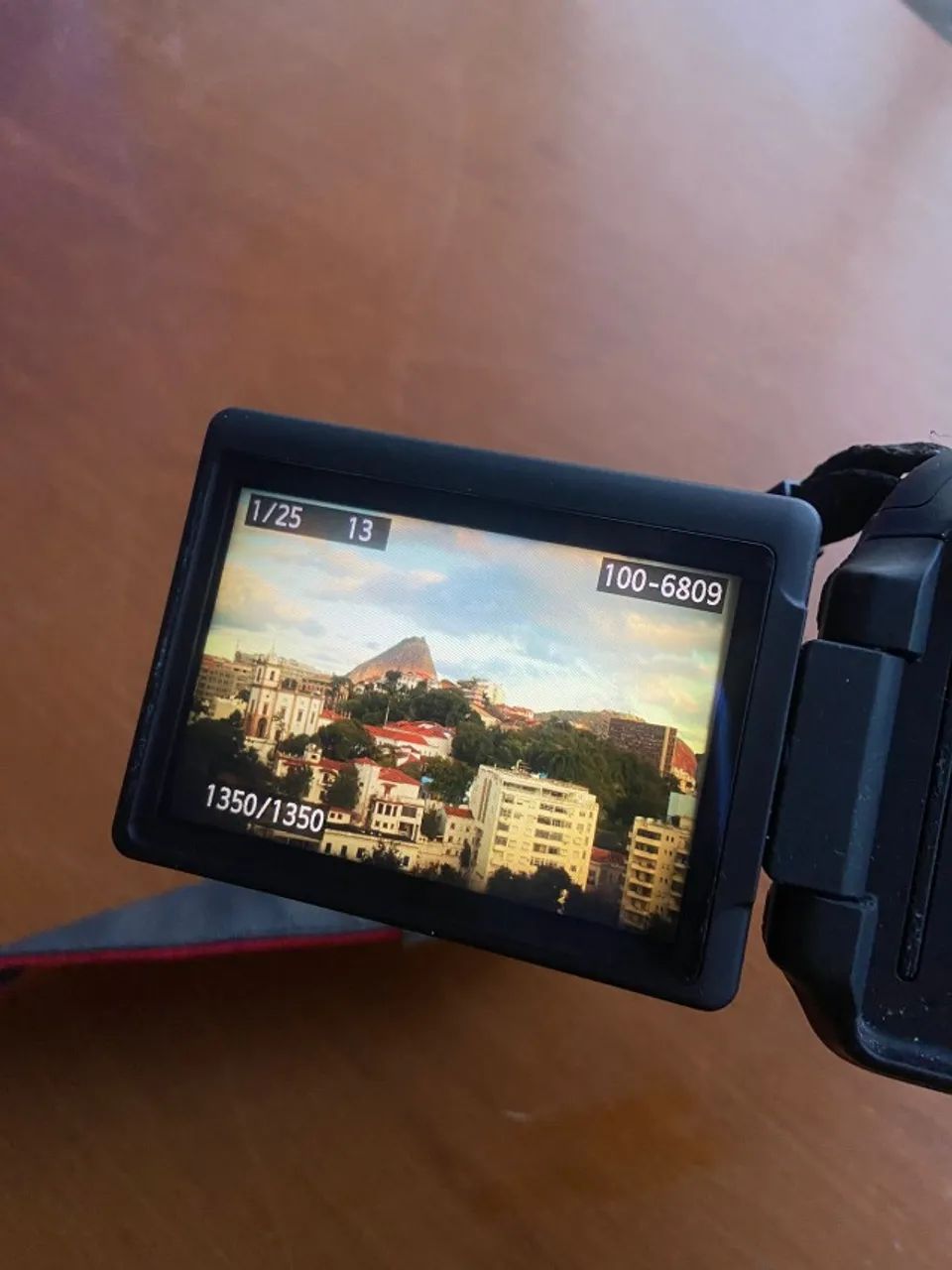 Camera Canon T3i -  Bateria e lentes originais, cartão de 32GB, case tamrac e kit limpeza - Foto 4