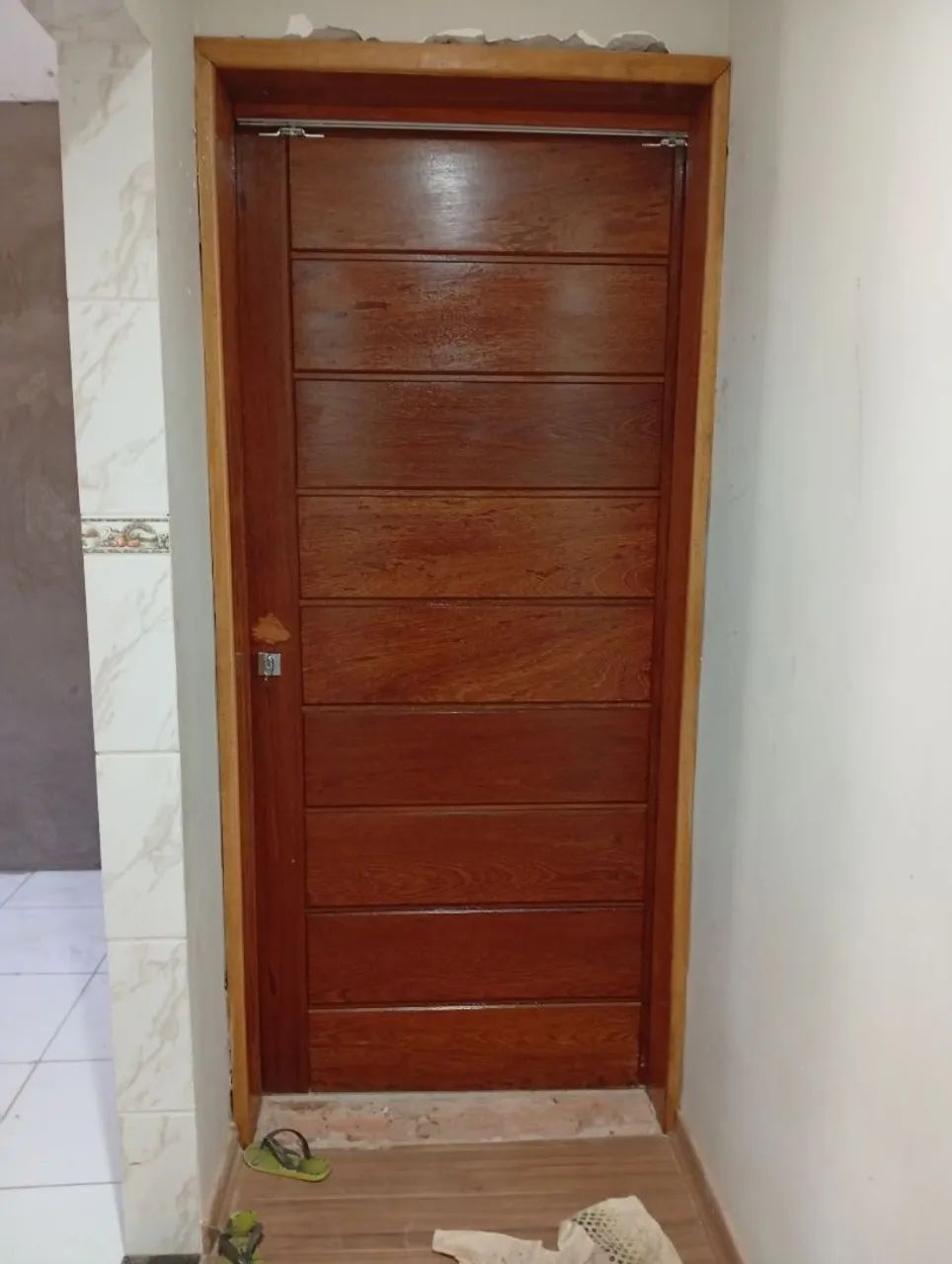 Reparos e instalação de portas e fechaduras