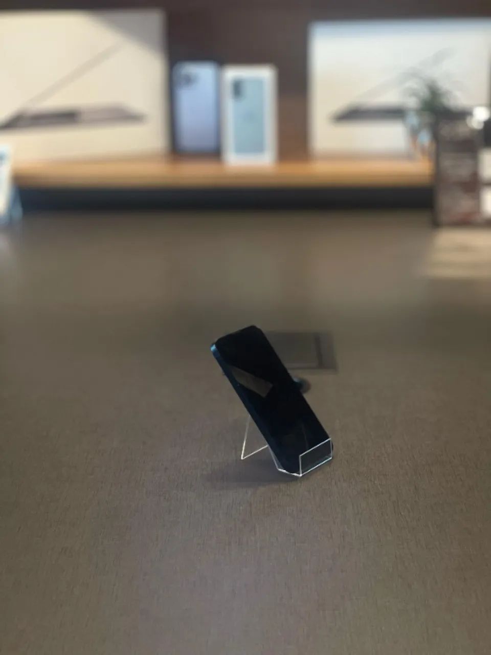 iPhone 14 128gb - Aceitamos troca e parcelamos  - Foto 4
