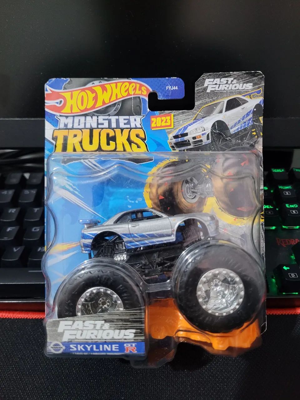 Hot Wheels Skyline R34 Monster Truck 