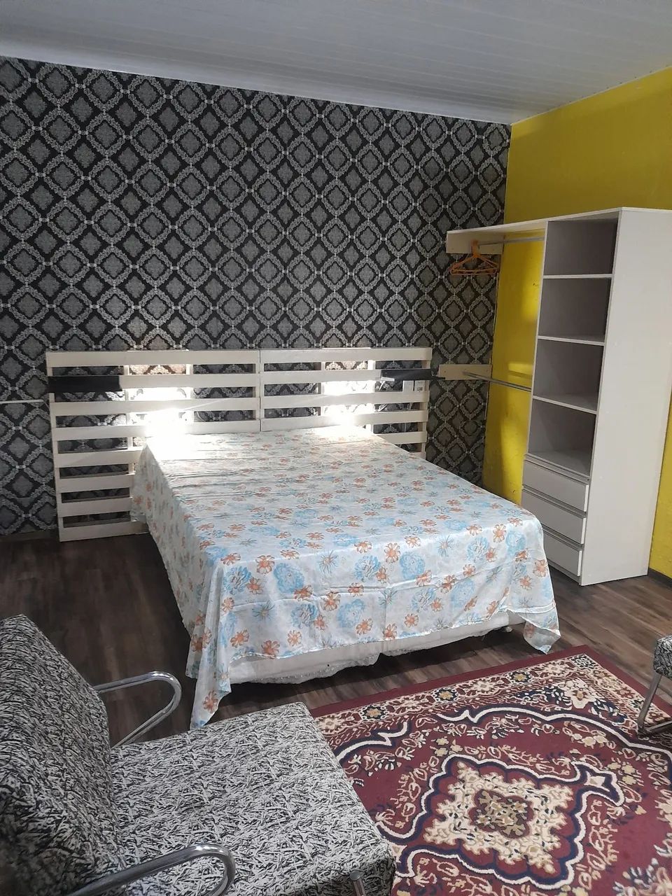 Alugo Apartamento mobiliado tipo kitinet. Para solteiros sem filhos e sem animais.   - Foto 2