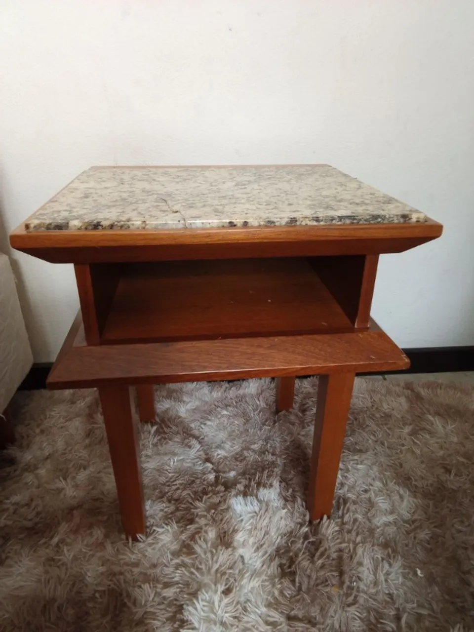 Mesa de cabeceira mármore