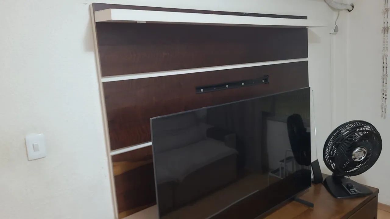Rack e painel de TV em madeira e MDF - Foto 2