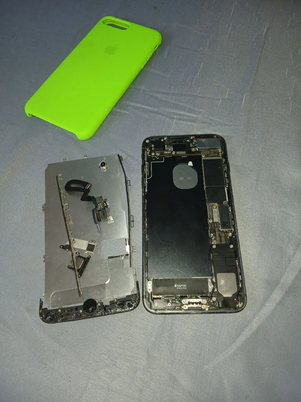 iPhone 7 Plus retirar peça
