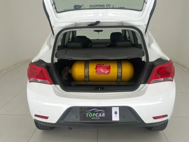 Chevrolet Onix Hatch LT 1.4 8V Flex Mec. 4P 2019 - Foto 12
