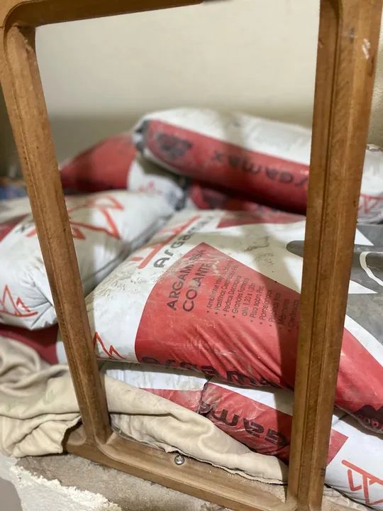 Piso porcelanato +Argamassa Colante para Revestimentos