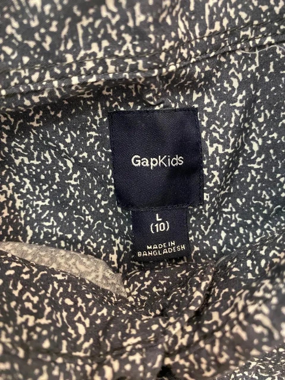 Camisa GAP 10 anos usada 1 vez  - Foto 2