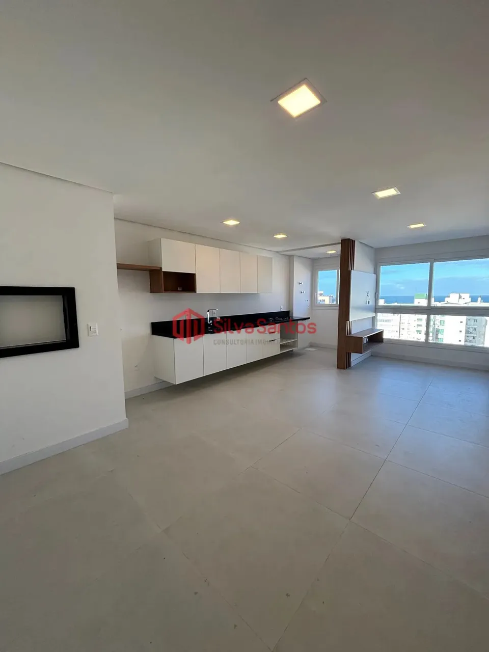 Apartamento com 2 suítes disponível para locação anual.