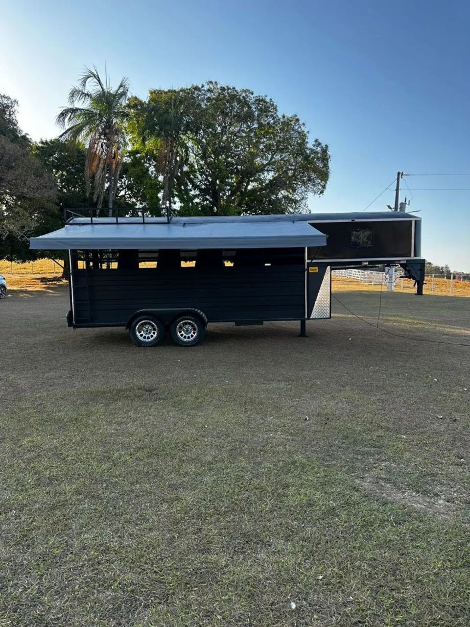 Trailer uzze - Foto 2