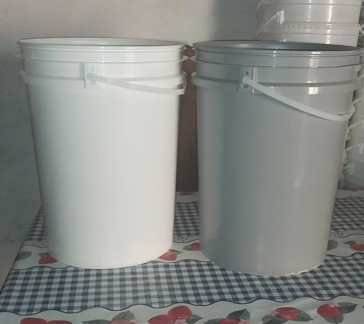 Baldes Vazio branco e cinza 22 litros  - Foto 4