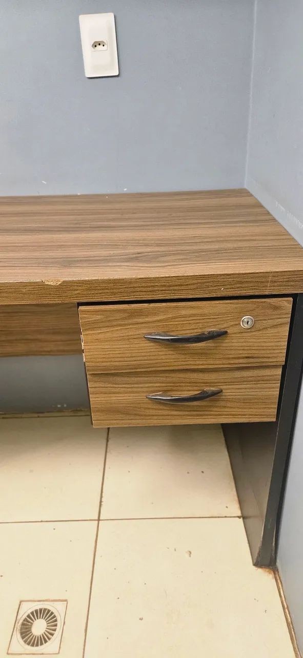 Mesa de Escritório com Gaveteiro - Foto 3
