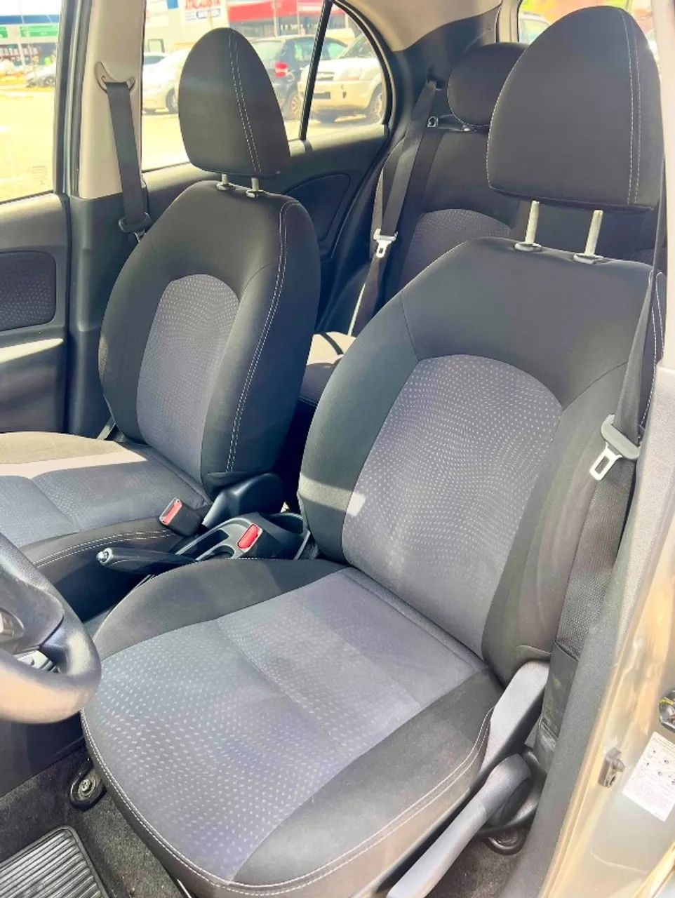 Nissan - March SL 1.6 CVT 2018 (Aceito trocas)  - Foto 12