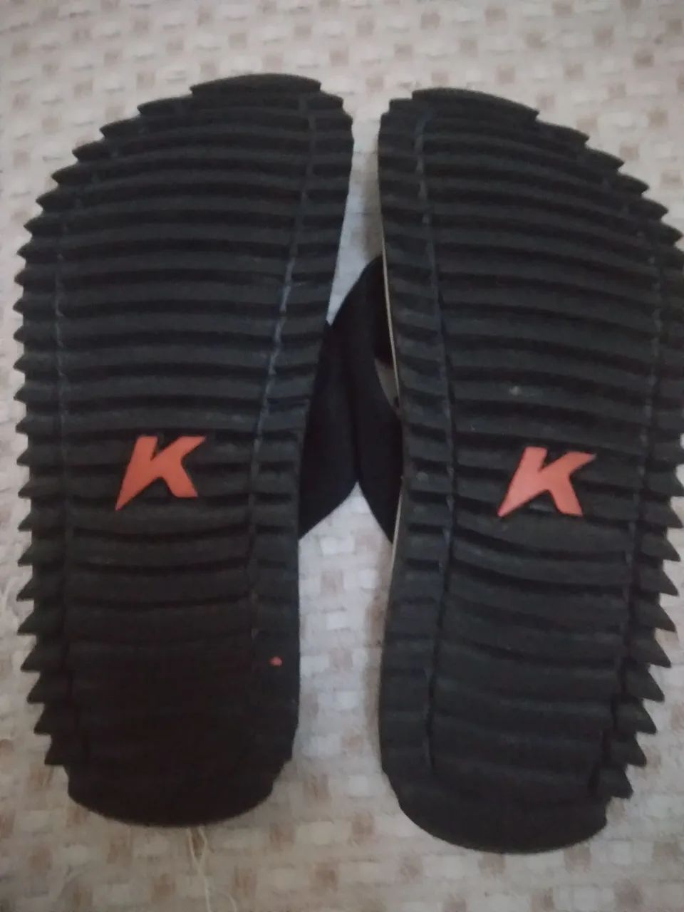 Sandália Kenner número 40.