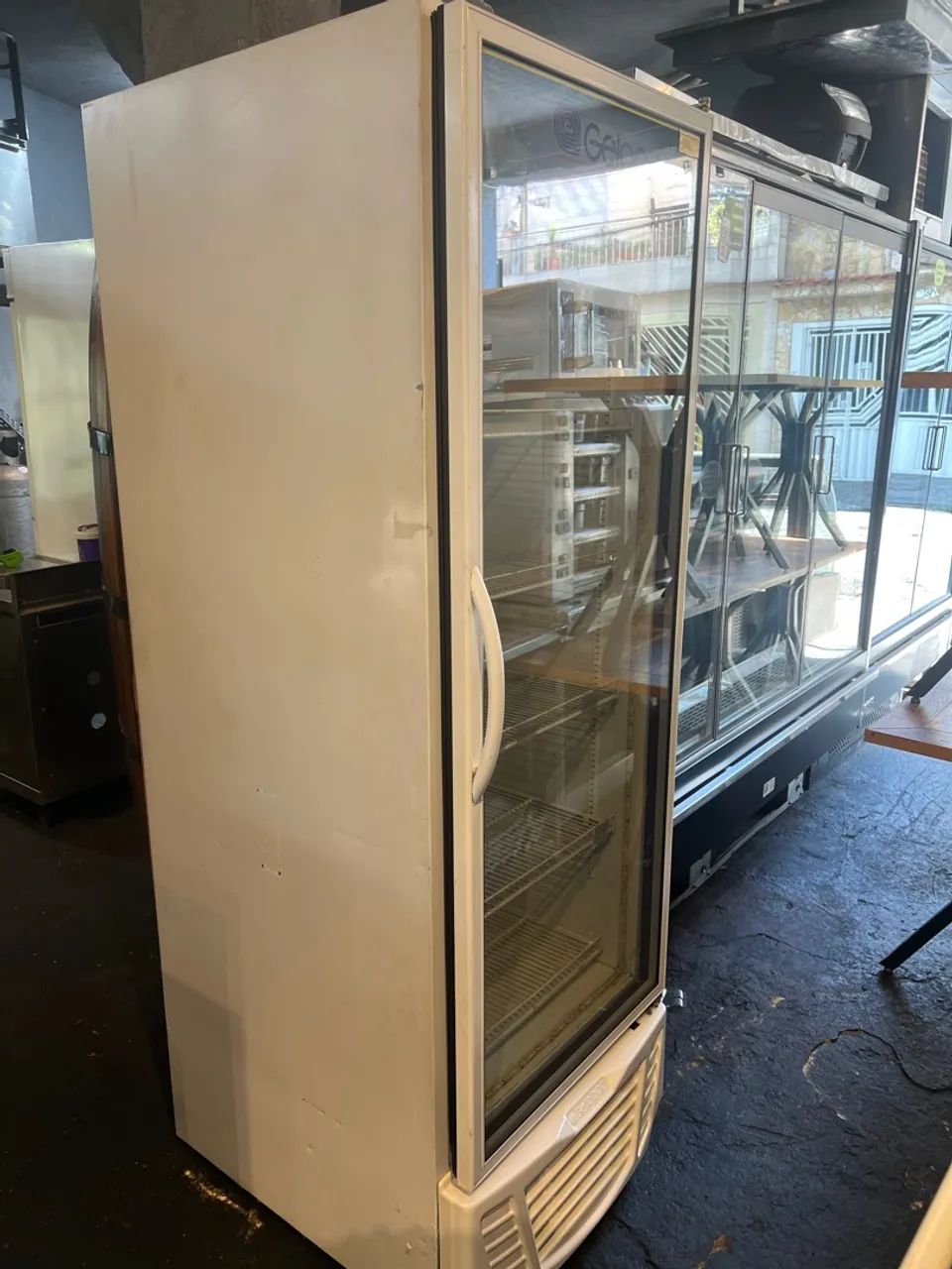 Freezer de expositor  vertical gelopar 220v 578l - Foto 2