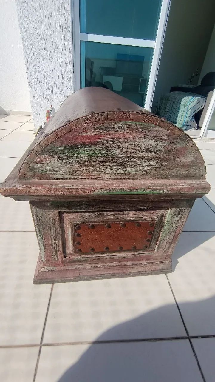 Baú de Madeira com Detalhes em Couro - Foto 3