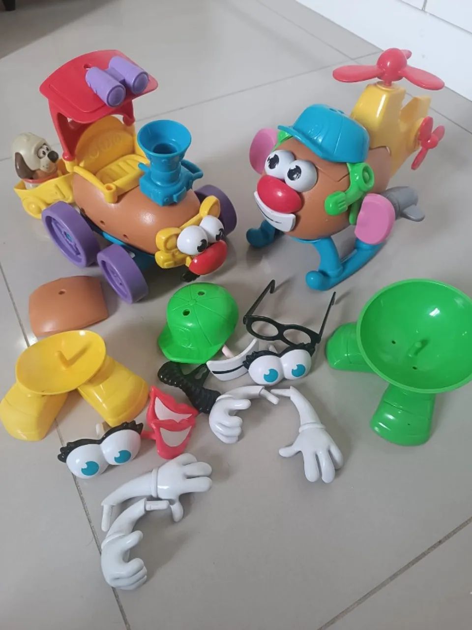 Cabeça de Batata Hasbro Trenzinho e Helicóptero