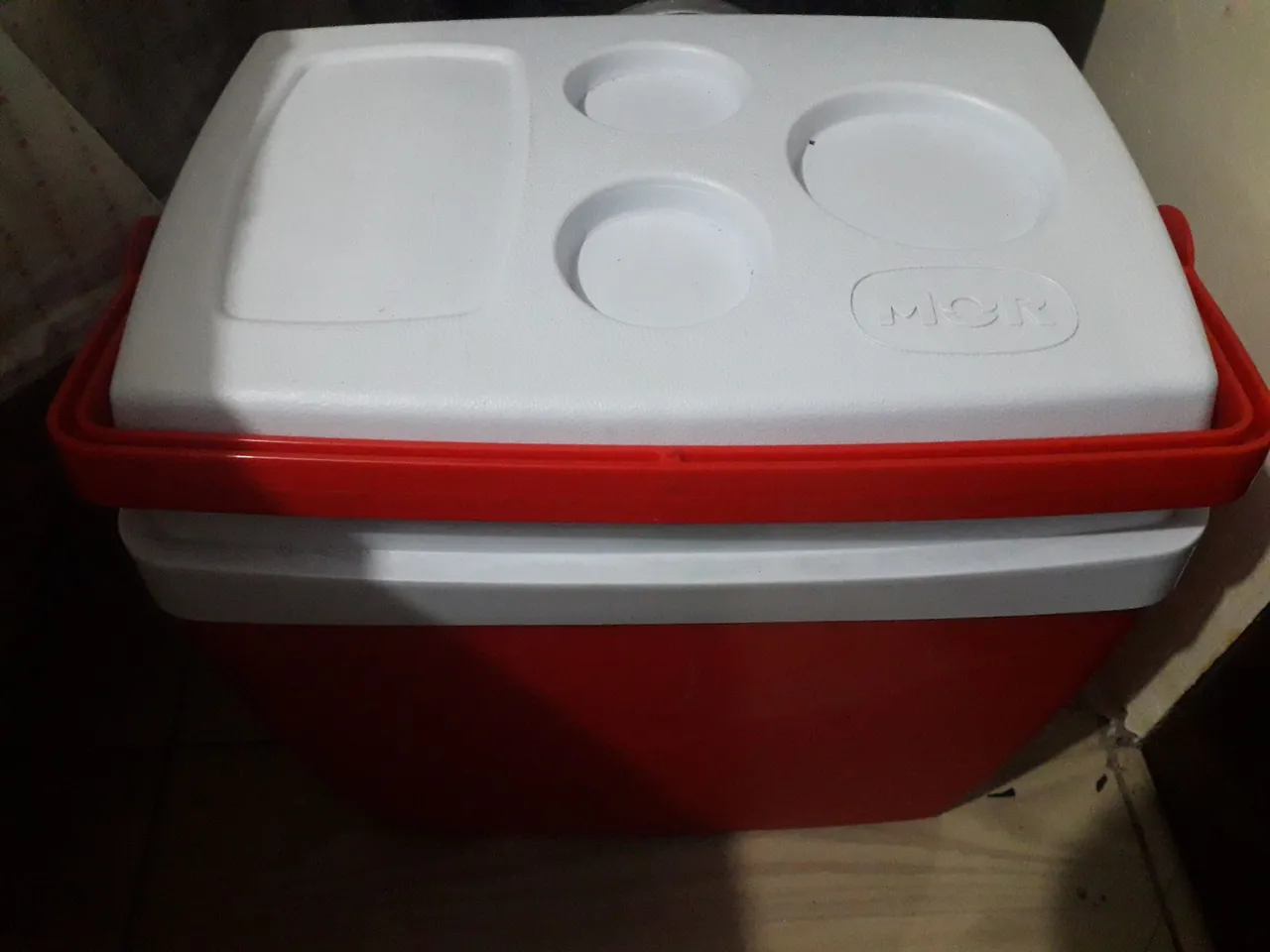 Cooler Portátil com Porta Copos