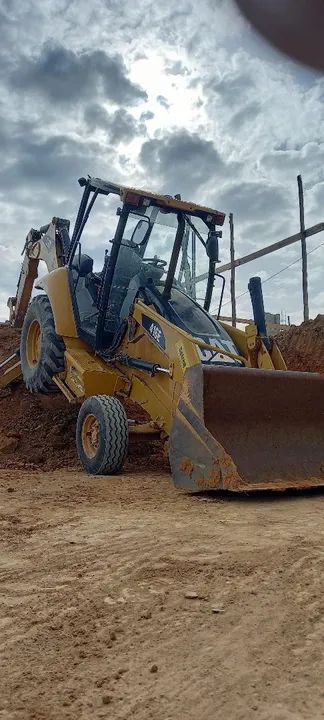 Retroescavadeira Caterpillar 416E - Foto 4