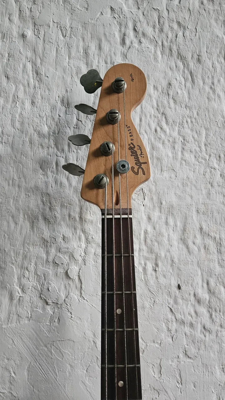 スクワイア CaliforniaSeries P-BASS Classic Vibe '60s Precision