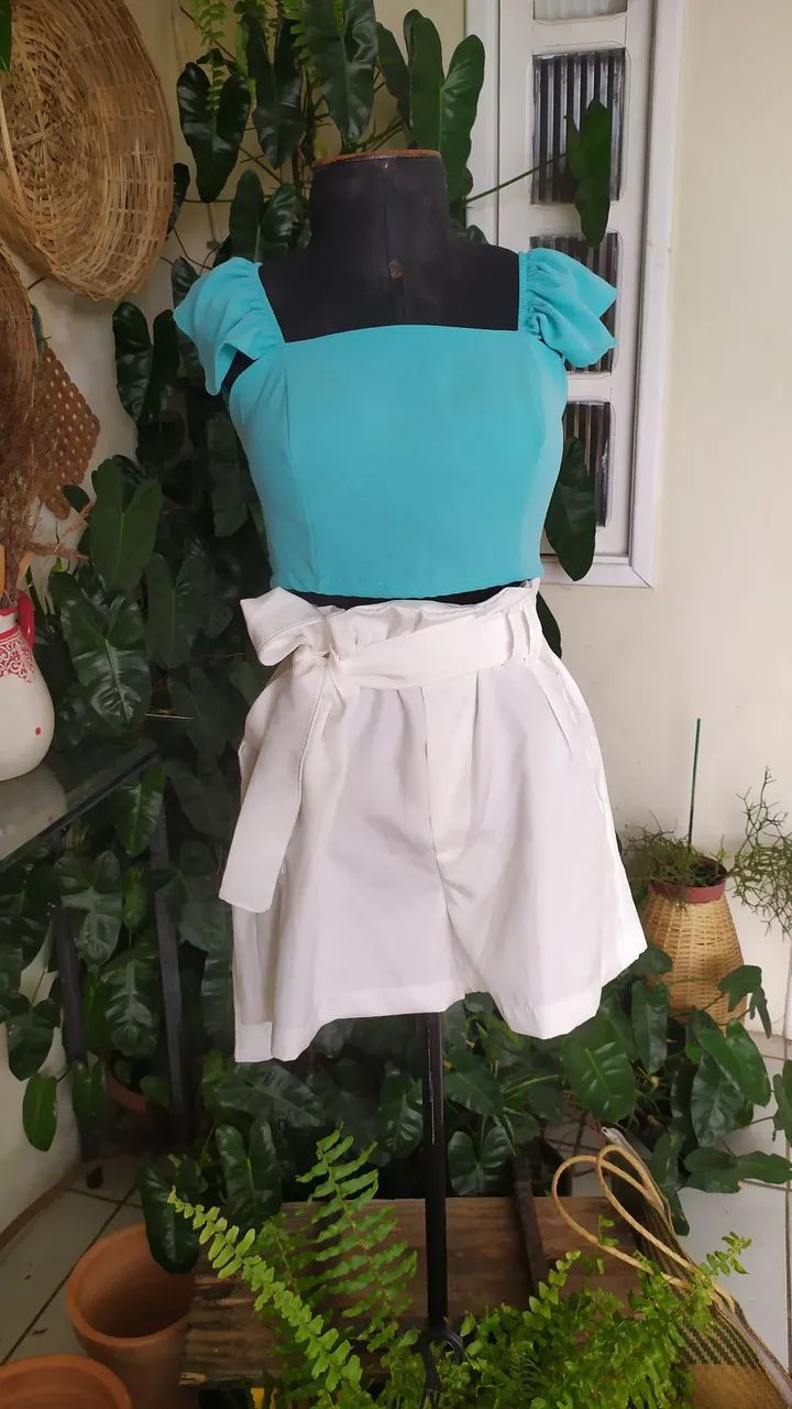 Look completo short Tam G e cropped Tam m