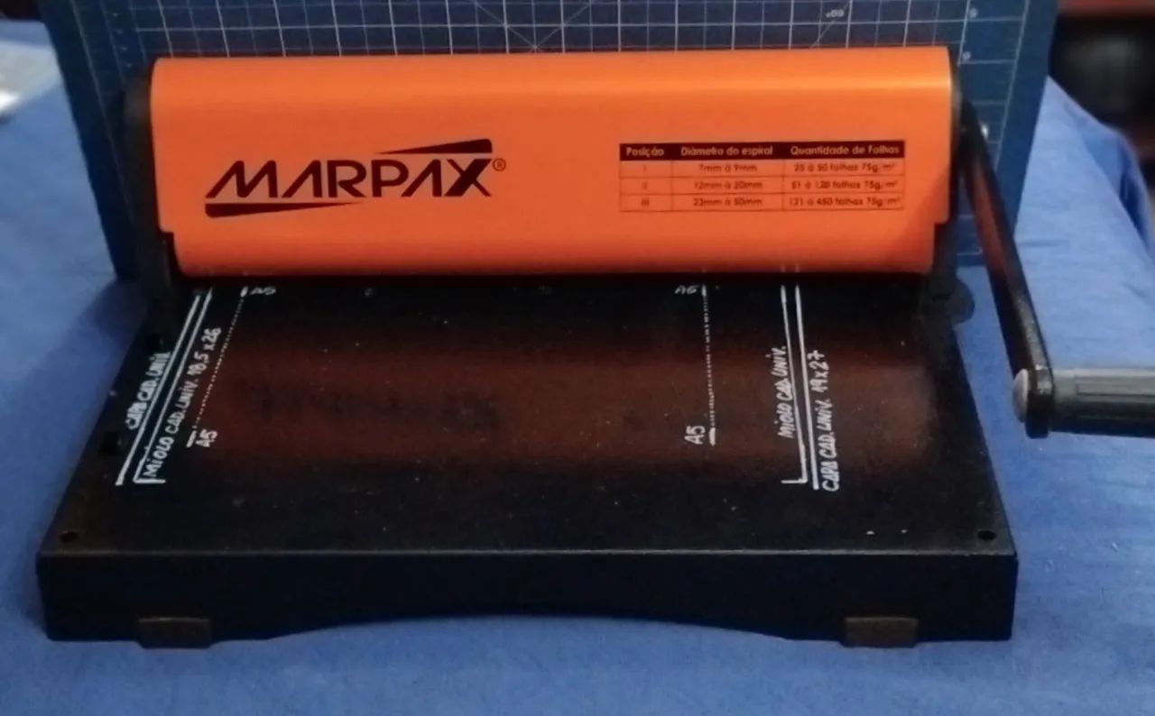 Vendo mini gráfica rápida com insumos para encadernação