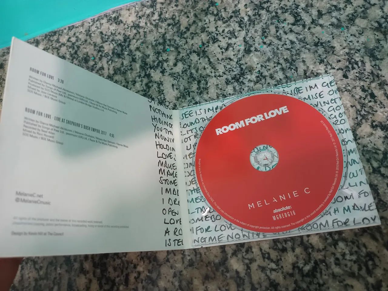 Single Melanie C autographed64295453404675122