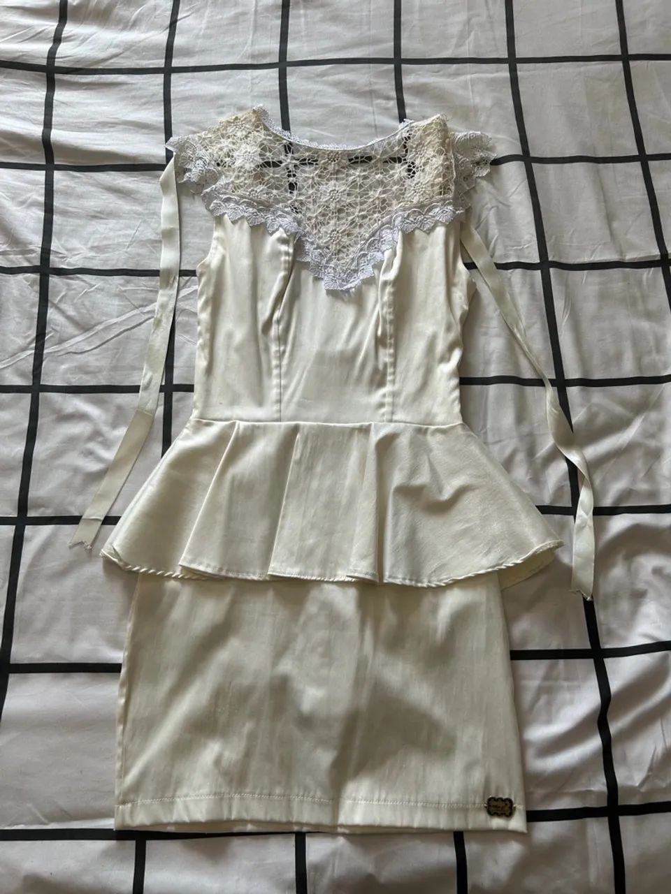 Vestido branco com renda