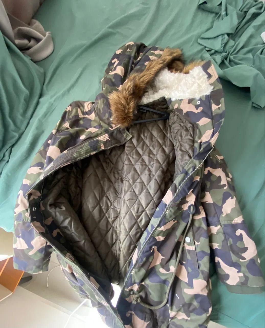 Casaco Longo de Frio com Capuz - Foto 2