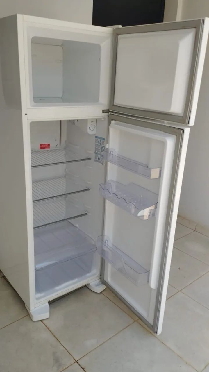 Geladeira seminova em estado de zero! - Foto 2
