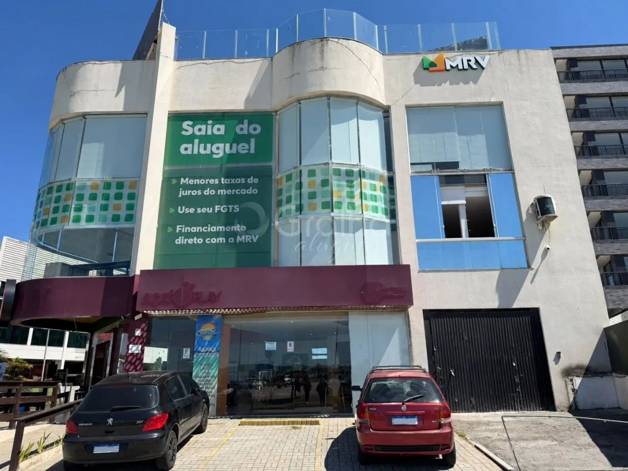 Sala com 300mts² com vista para o mar