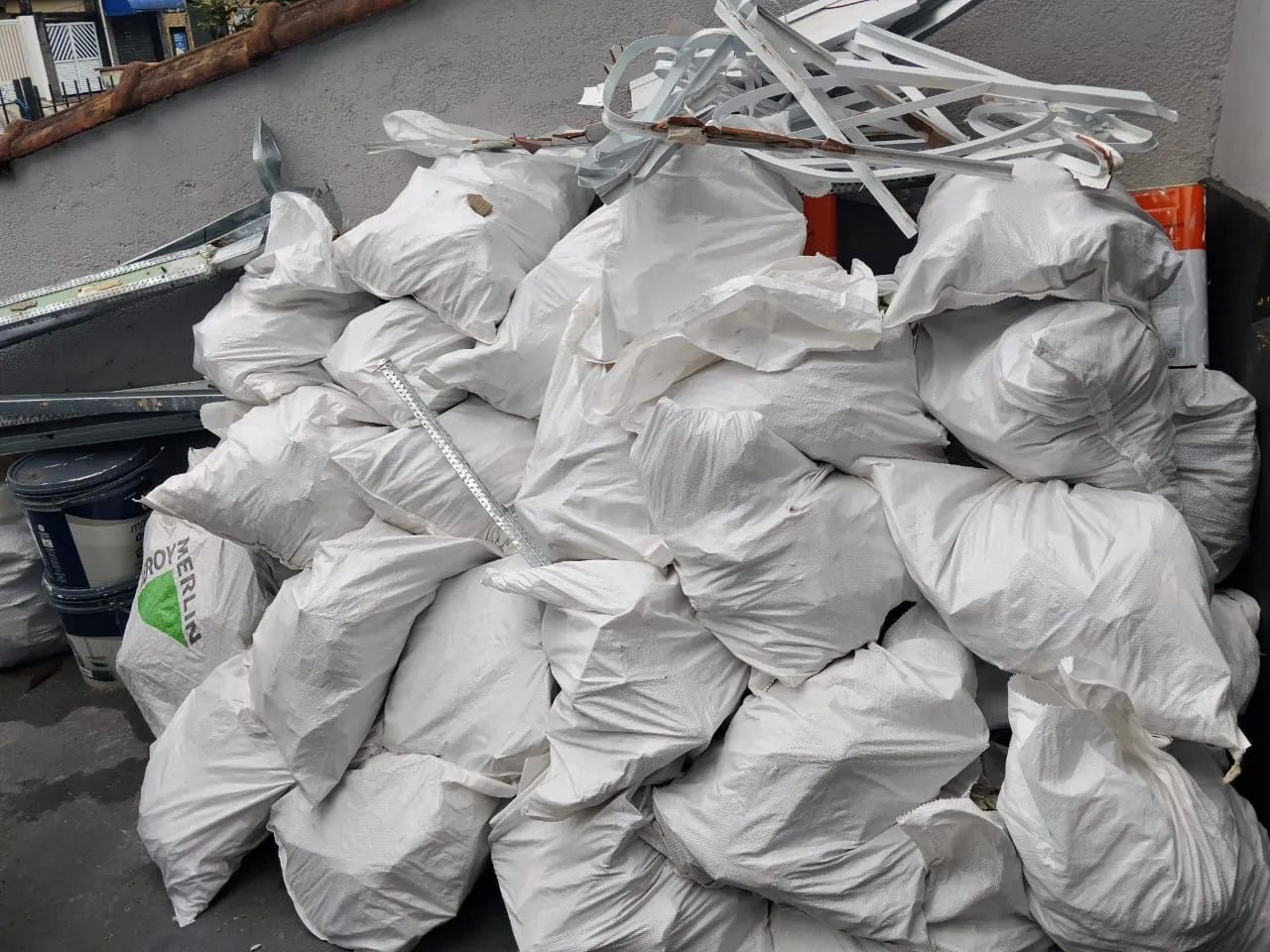 Retiro entulho ensacado Consultar valor 