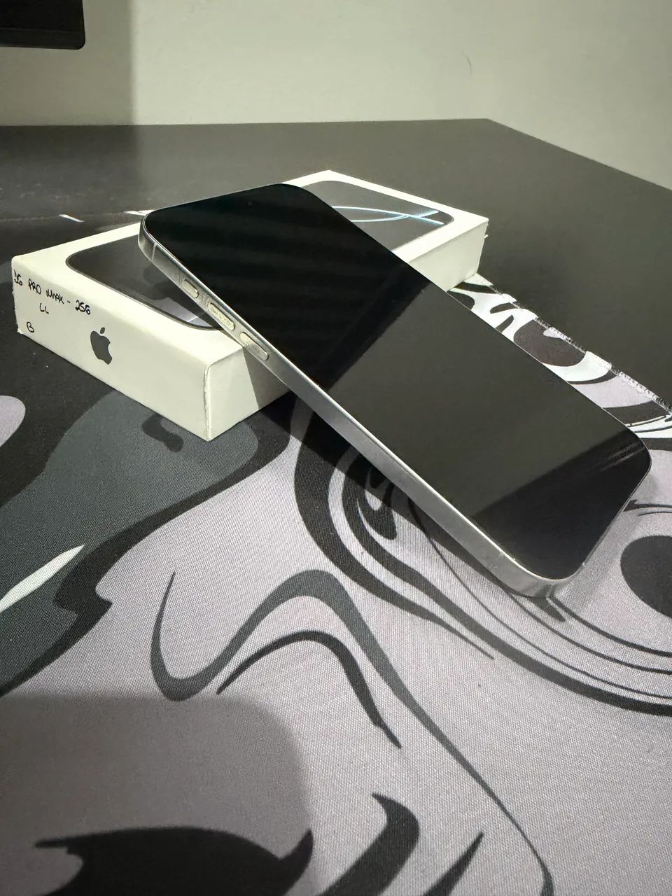iPhone 16 Pro Max - Foto 3