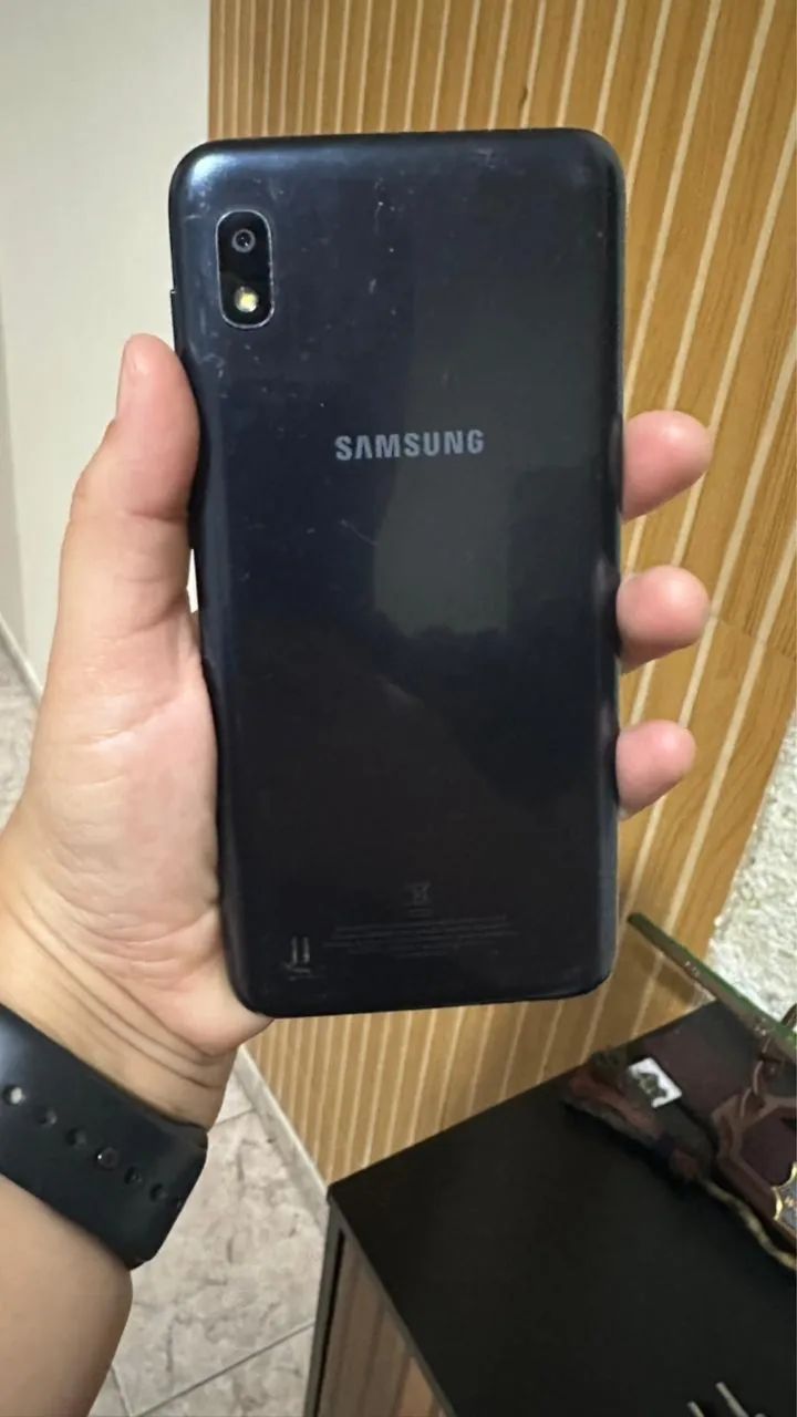 Samsung Galaxy A10 32GB + suporte para microSD 512GB - Foto 2