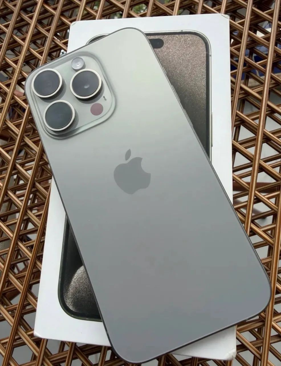 Iphone 15 Pro Max 256GB - Com caixa  - Foto 4