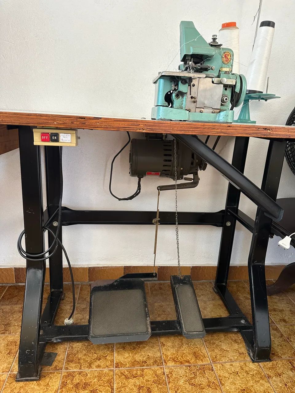 Máquina Overloque  - Foto 3