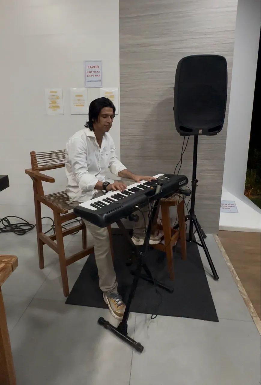 Cantor - voz e teclado - melhor preço - Foto 5