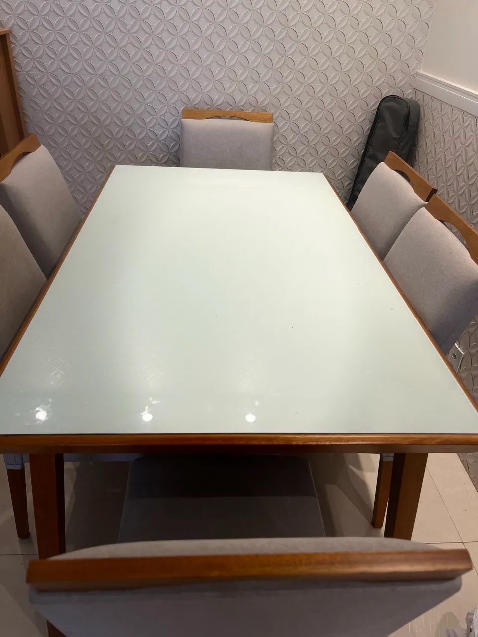 Mesa de jantar e seis cadeiras - Foto 3