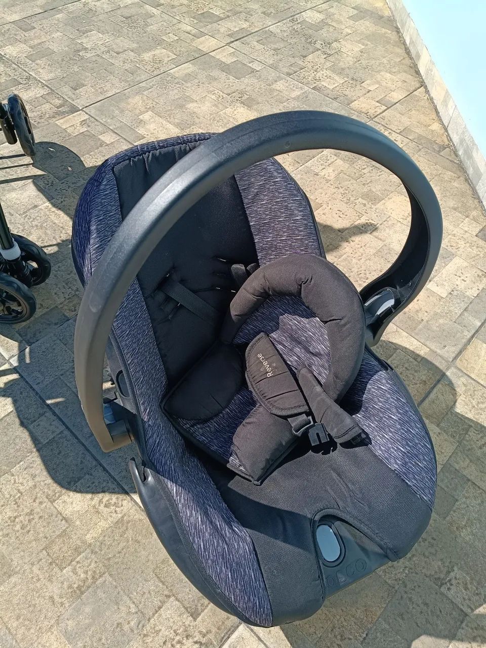 Carrinho de bebê com bebê conforto cosco - Foto 3